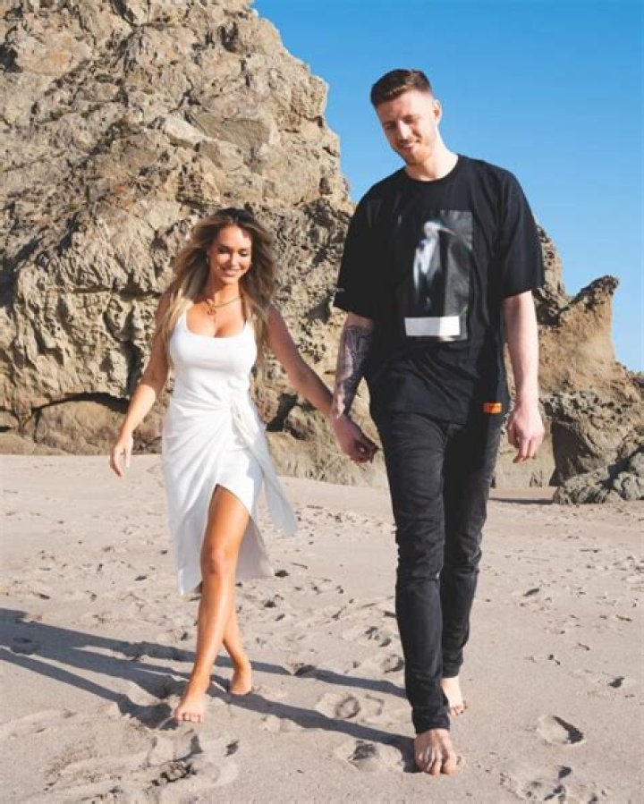 Kourtney Kellar and Isaiah Hartenstein