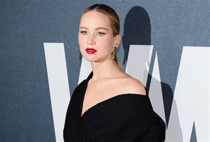 La espectacular escena de desnudo integral de Jennifer Lawrence en 'Sin malos rollos'