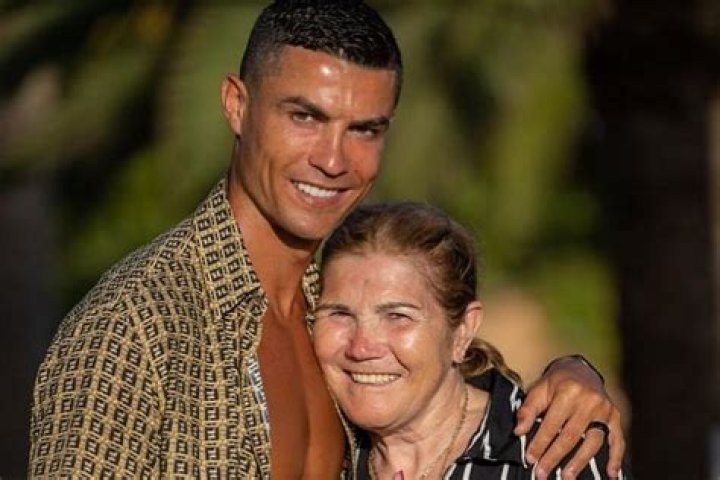 La mamá de Cristiano Ronaldo explota: 