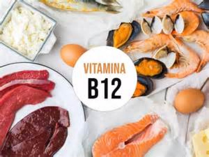 ¿La vitamina B12 ayuda a combatir la resaca?