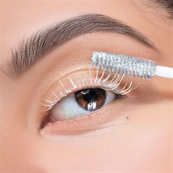 Lancôme’s Mascara Primer Volumizes and Lifts My Short Eyelashes