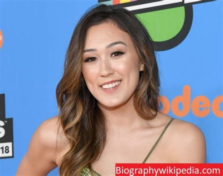 Lauren Riihimaki Biography, Wiki, Age, Height, Family
