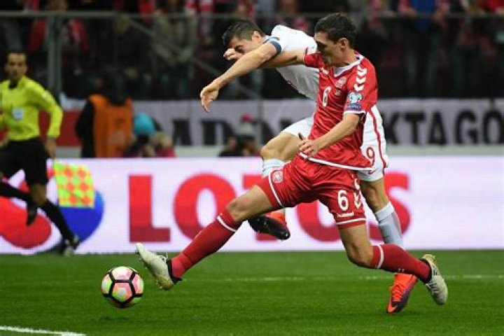 Lewandowski Hat-trick Helps Poland Sink Denmark