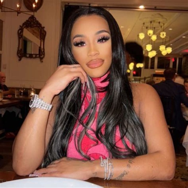 Lira Mercer Age, Height, Net Worth, Breakup, Biography
