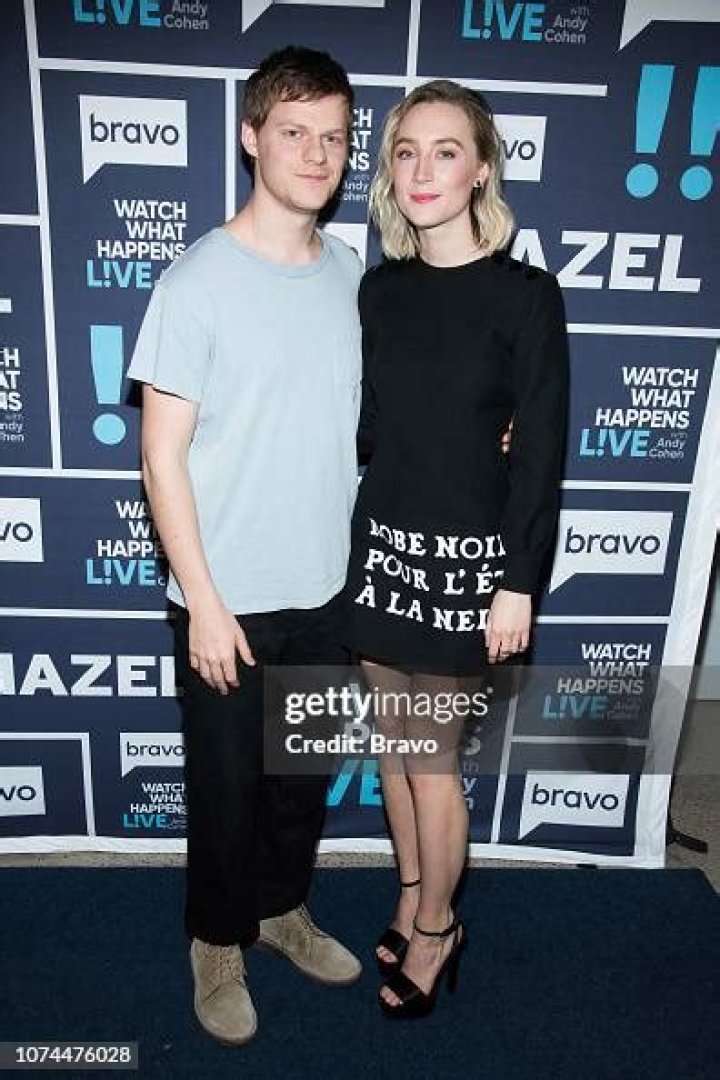 Lucas Hedges and Saoirse Ronan