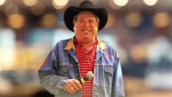 	Lufkin TX: Rodeo Announcer Mike Mathis died	