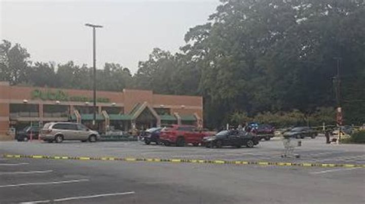 Man shot, killed outside Buckhead shopping center