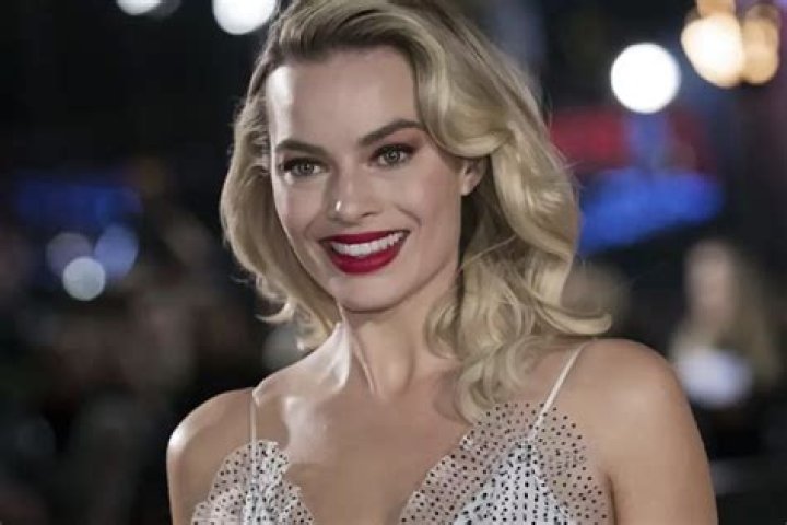 Margot Robbie explains reason for hysterical laughter