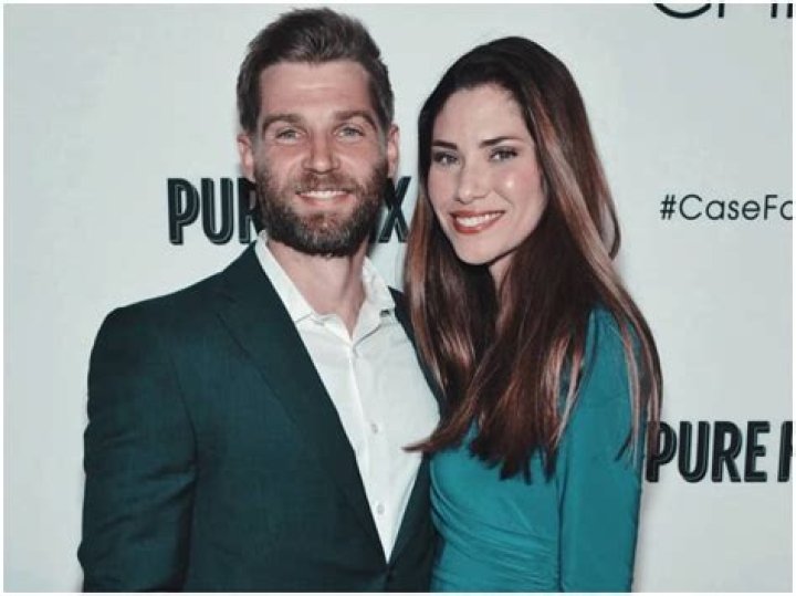 Mike Vogel Biography, Age, Height, Wife, Net Worth, Wiki