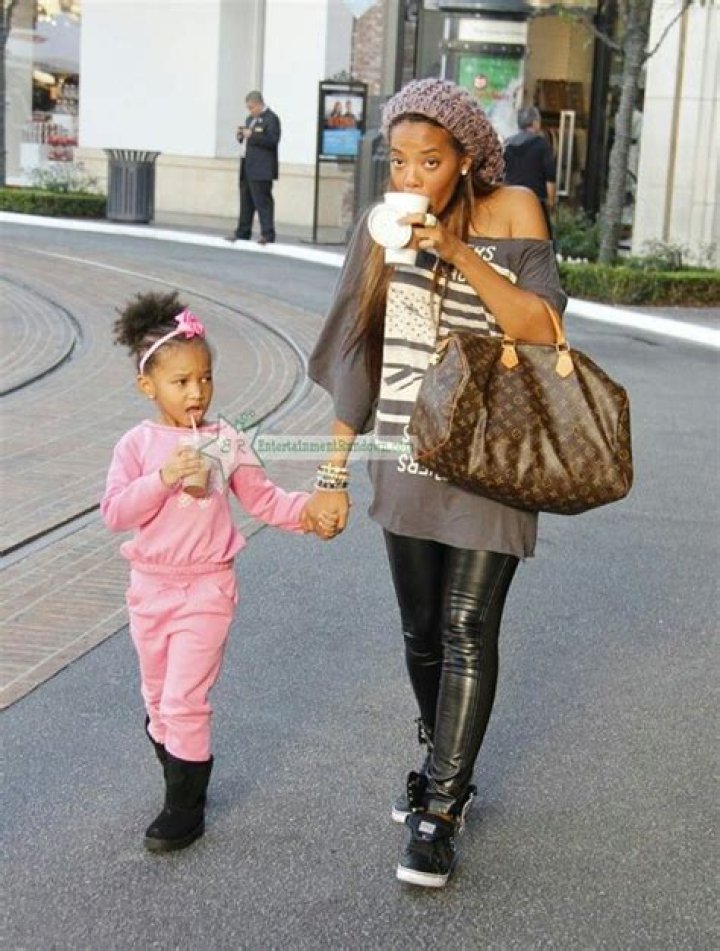 Miley Justine Simmons Biography