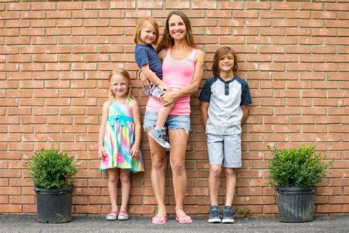 Mom With Three Kids Says A Babysitter Wants To Charge Her $35 An Hour And Other Parents Say That’s Normal