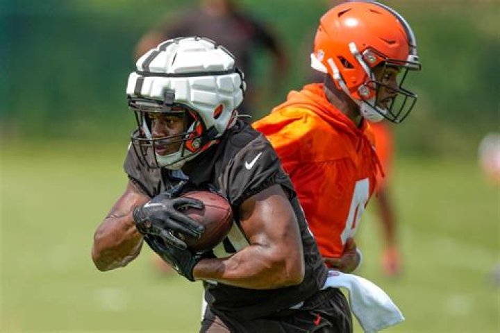 Nick Chubb on state of running back contracts: ‘Only position where our production hurts us’