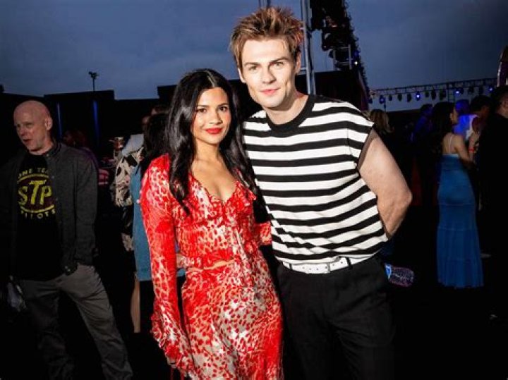Noah Lalonde Wife: A Deep Dive Into Their Relationship