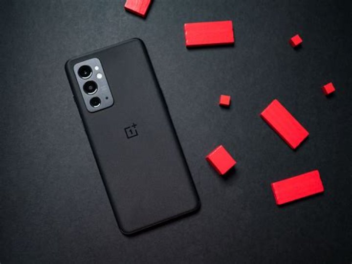 OnePlus 10RT reportedly in the works as camera specs leak