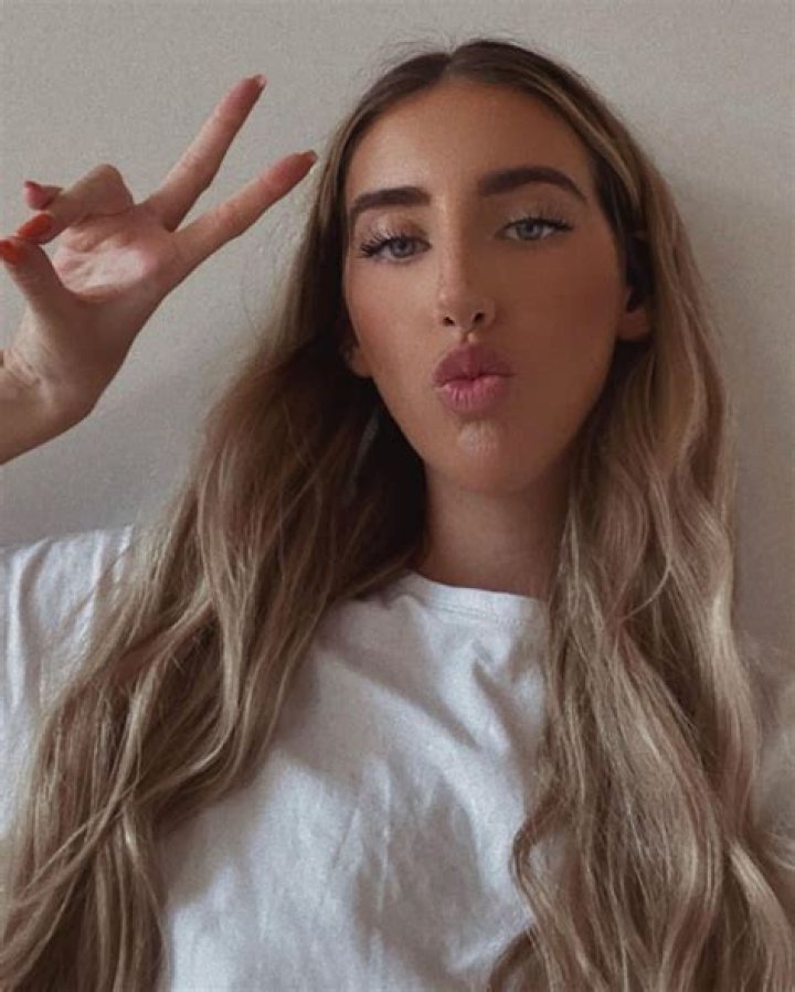 Onlyfans model tried to hide cocaine inside her body using a condom