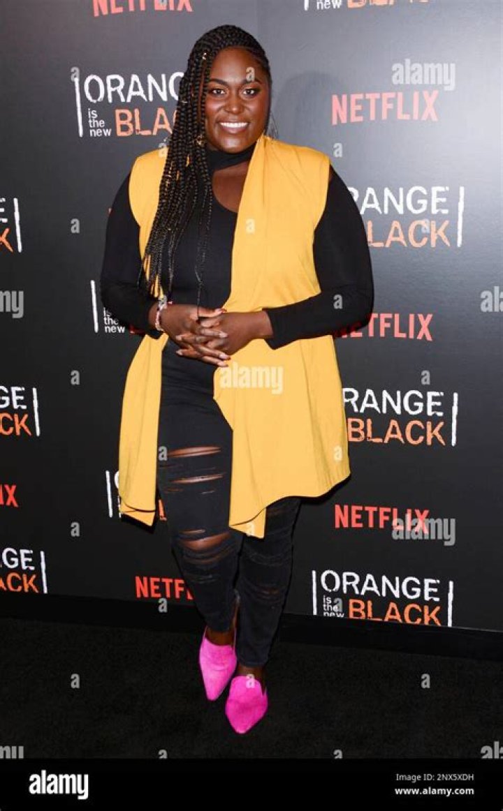 نجمة Orange Is The New Black في أقبح إطلالاتها خلال تسلّمها جائزة الفنون الإبداعية Emmy