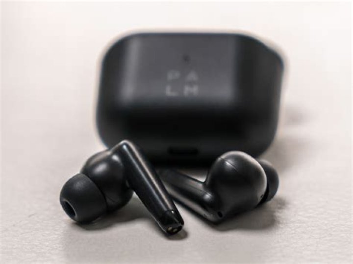 Palm Buds Pro review: Taking a chance at relevance