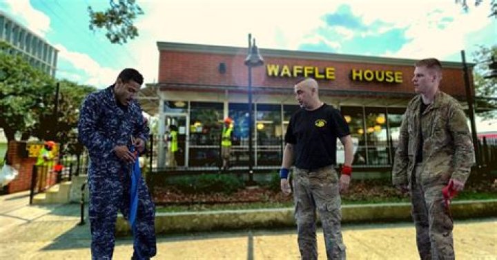 People Theorize Waffle House Employees Are Trained Fighters