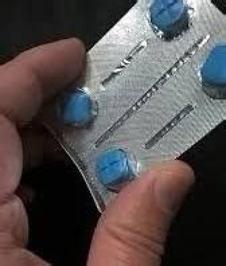 ¿Por qué los jóvenes recurren a fármacos para la erección?
