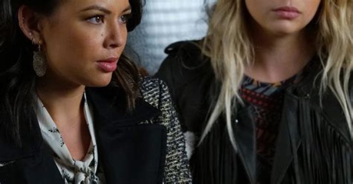 Pretty Little Liars Recap: Keep Calm and Watch Your Carry-on