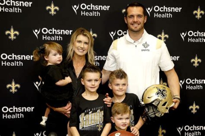 QB Derek Carr Parents, Family And Net Worth 2022