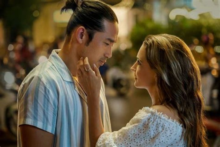 Rachael Leigh Cook Fell in Love on the Set of Her Latest Rom-Com