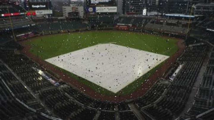 Rain delay for Braves vs. Phillies NLDS Game 2 | What to know