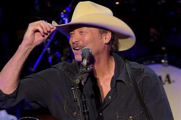 Remember Alan Jackson's Not-So-Subtle ACM Awards Protest?