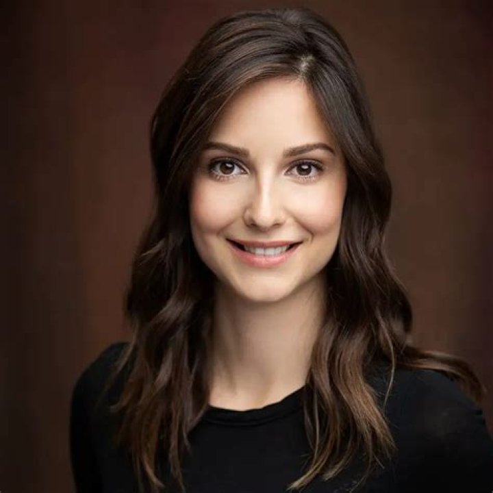 Sara Kuburic Net Worth, Birthday, Book, Education, Wiki, Bio