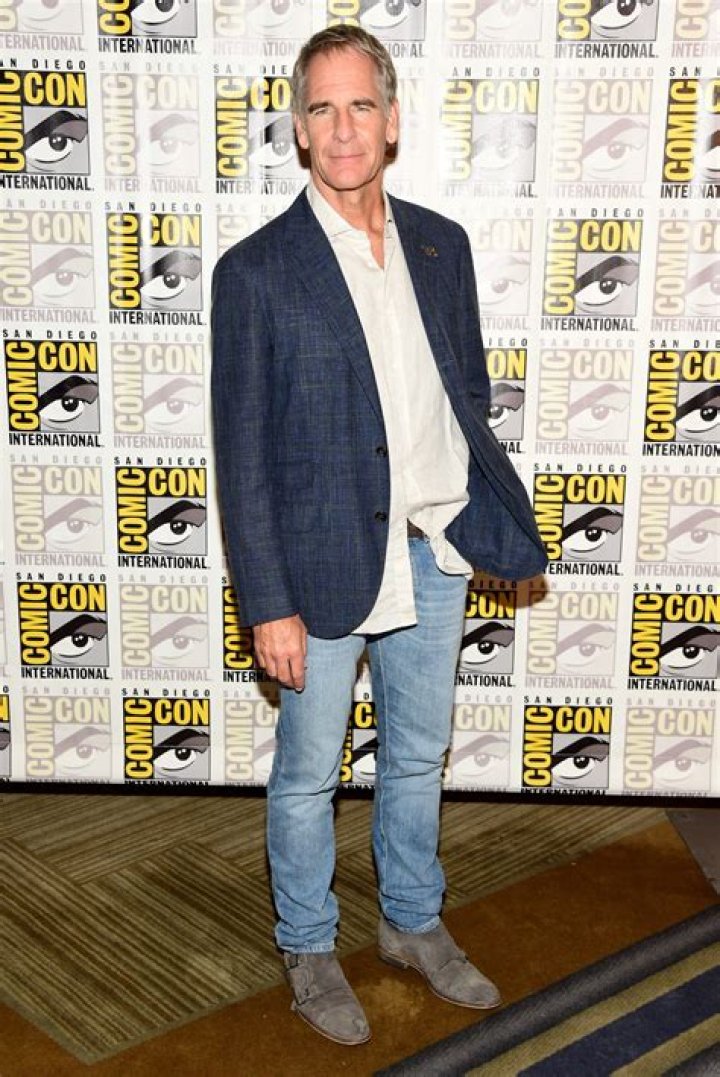 Scott Bakula Height, Weight, Age, Body Stats