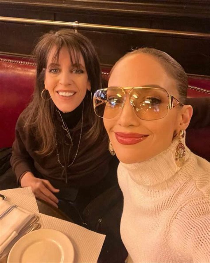 See Jennifer Lopez's Low-Key Girls' Night Out Look