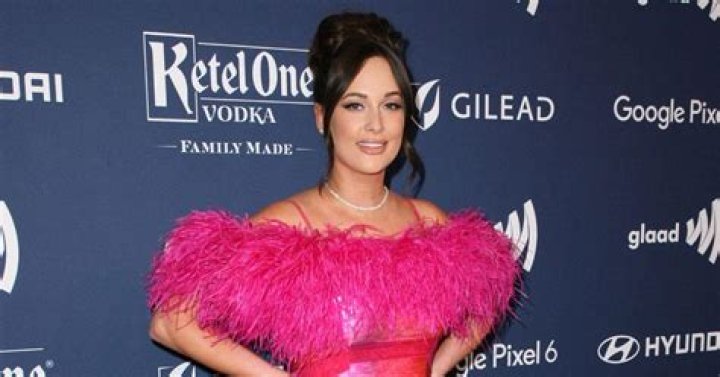 See Kacey Musgraves's Beauty Blunder on 'SNL'