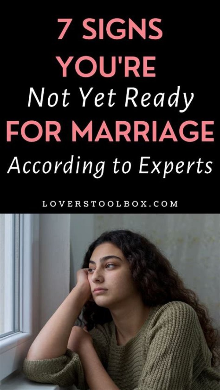 Signs Your Boyfriend Not Ready For Marriage (Or To Propose, For That Matter)