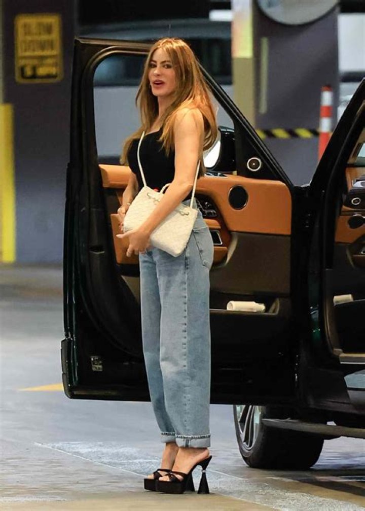 Sofía Vergara’s Trusty Summer Outfit Is Super Practical and Easy
