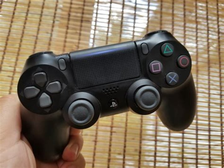 Sony DualShock 4 vs. SCUF Vantage for PlayStation 4: Which should you buy?