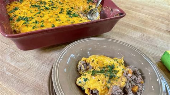 Spicy Shepherd's Pie with Sweet Potatoes and Cheddar on Top | Rachael Ray | Recipe