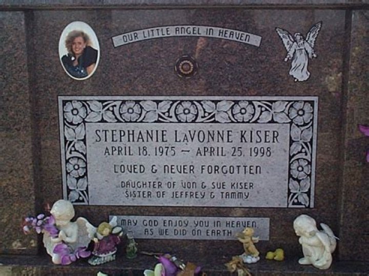 Stephanie LaVonne Robertson – Metropolitan Funeral