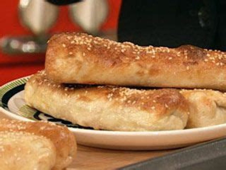 Strawberry Cream Cheese-Stuffed Bagel Sticks | Recipe