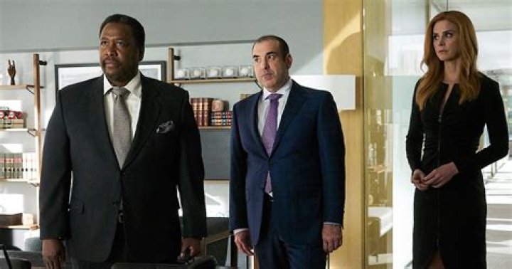 ‘Suits’ Season 4 Episode 9 Spoilers: Louis Makes Sacrifice To Exonerate Harvey And Mike? SEC Begins Investigation