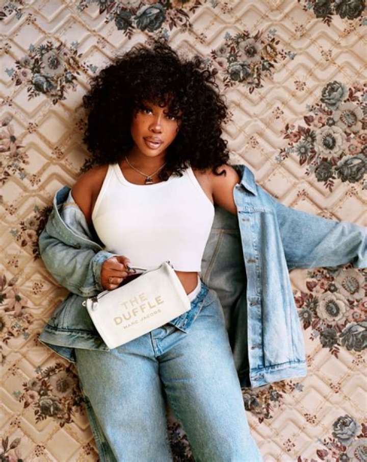 SZA Clothes & Outfits | Steal Her Style