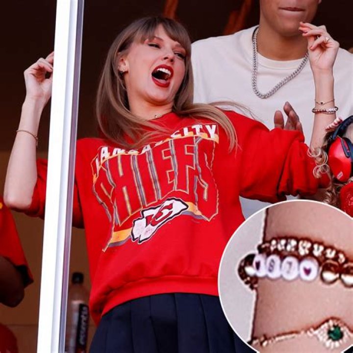 Taylor Swift Just Cheered on Travis Kelce Wearing a Friendship Bracelet With a Hidden Meaning
