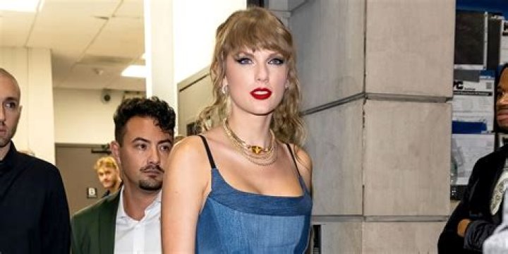 Taylor Swift Just Wore the Ageless Fall Staple Martha Stewart Loves