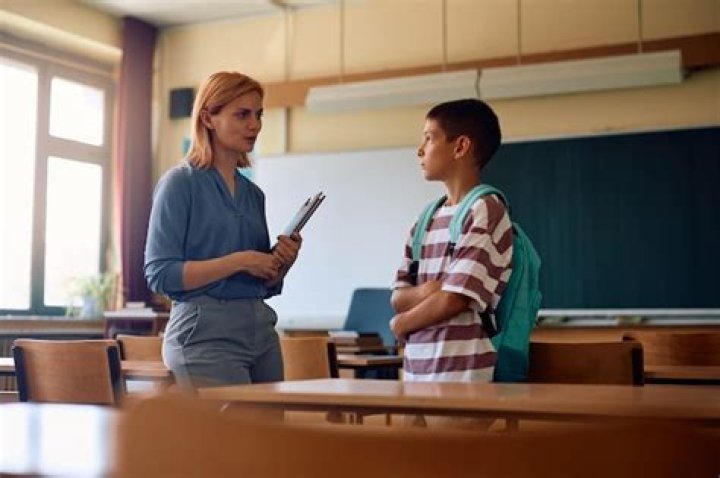 Teacher Asks If She's Wrong For Revealing To Her Student Elf On The Shelf Isn't Real