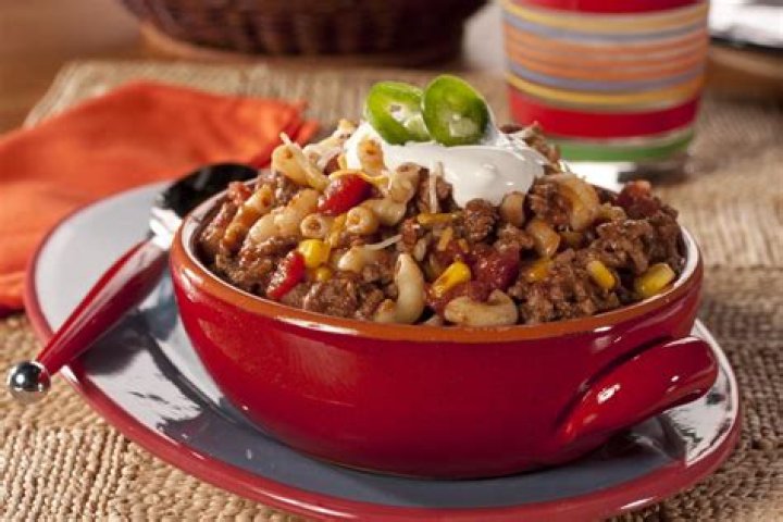 Tex-Mex Goulash: Rachael's Beef 'n' Queso Macaroni | Recipe