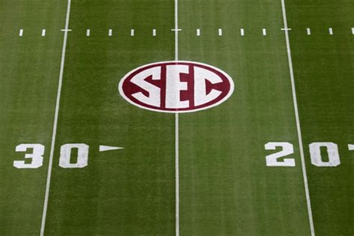 Texas, Oklahoma to Join SEC in 2024; Schools Owe Big 12 Combined $100M Exit Fee | News, Scores, Highlights, Stats, and Rumors