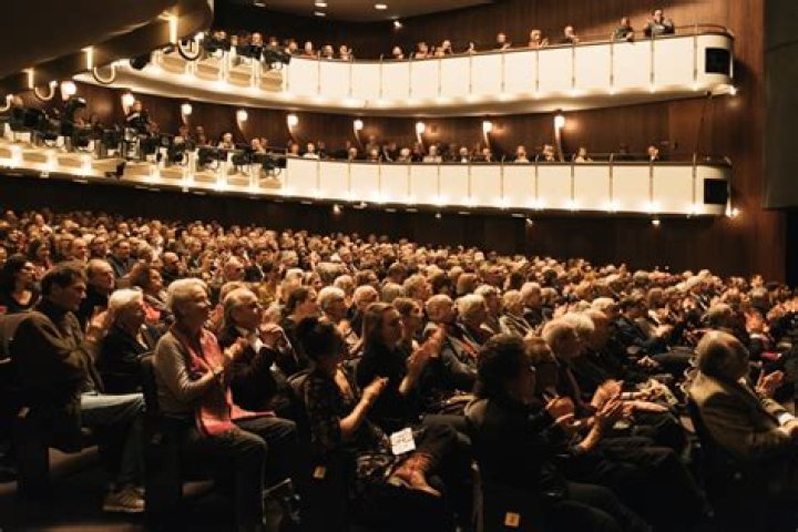 Thalia Theater Halle – Chronologie der Schließungspläne