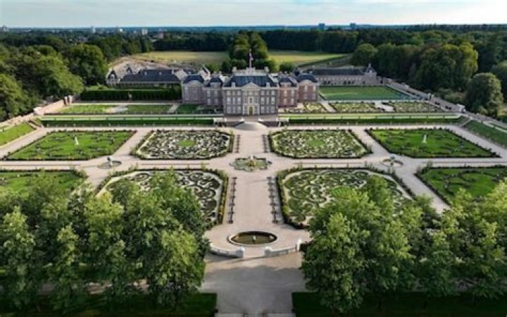 the 17th-century Dutch palace that rivals Versailles