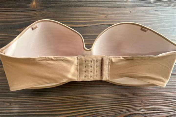The 7 Best Strapless Bras For Small Busts
