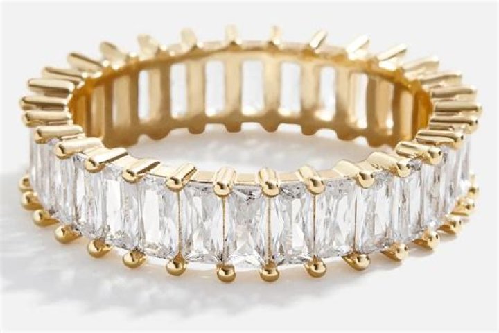 The Baublebar Ring Jennifer Aniston Wore Is $10 Right Now