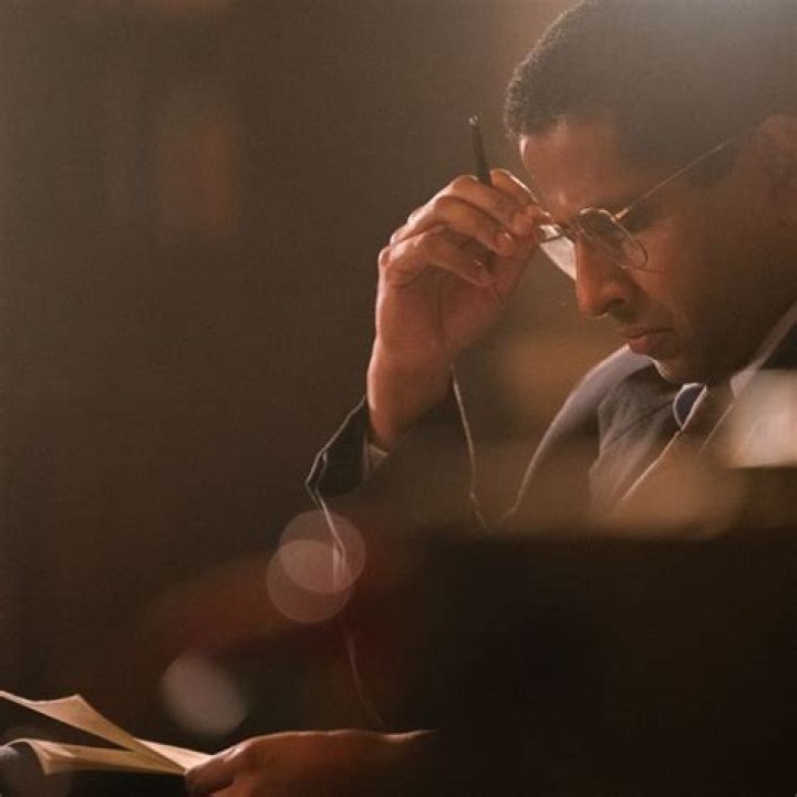 The Crown Recap: Tear Down the Temple
